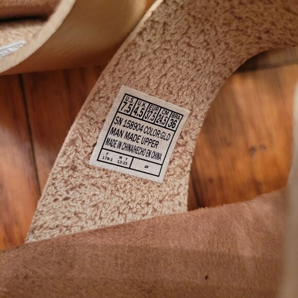 Skechers Martha Stewart Metallic Gold Strappy Sandals 7.5 BREEZIE Slides - Picture 5 of 10